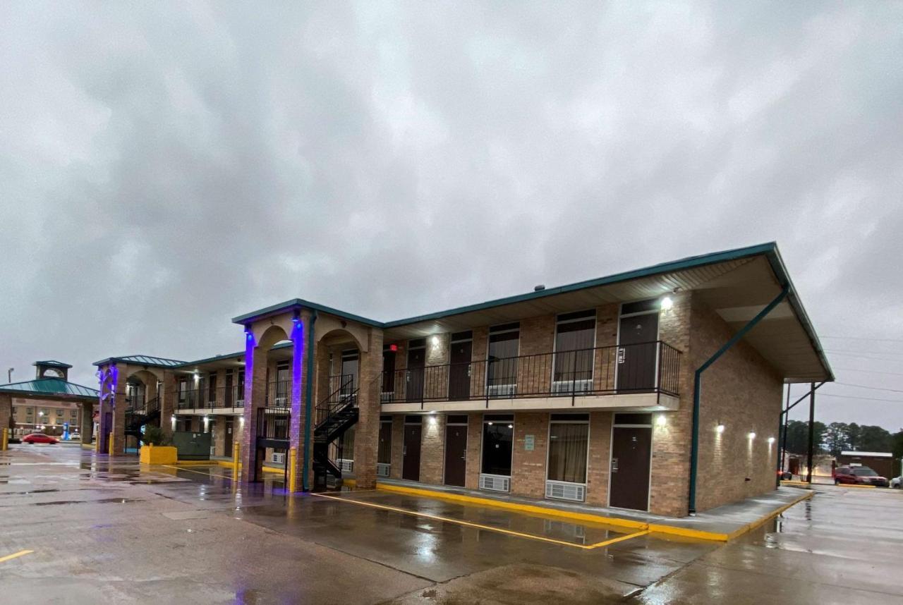 Days Inn By Wyndham Forest Exterior foto